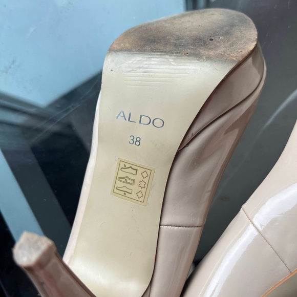 Nude Pep-toe pumps - Picture 2 of 4